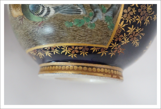 ヨロズアンティークモール / ＜SOLD＞ 薩摩焼 錦光山 花瓶 藤に鳥の図 